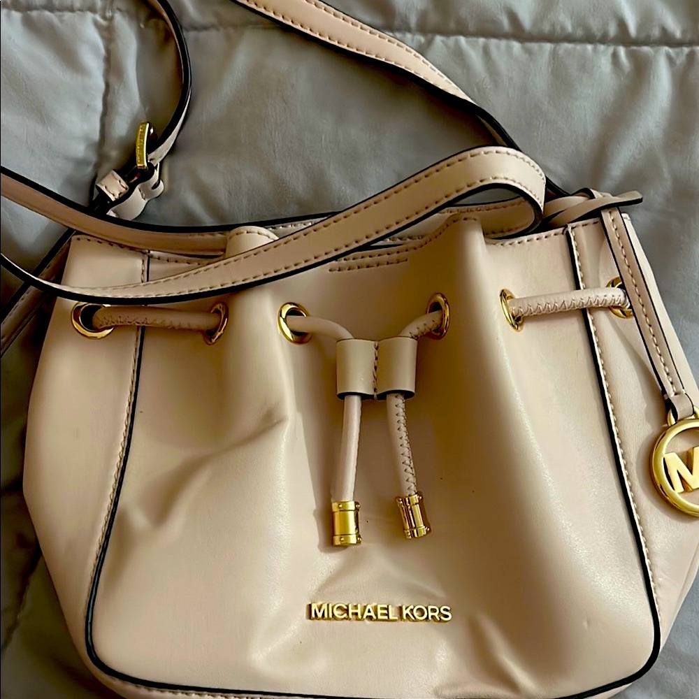 Michael Kors Cream Bucket Bag - used once. New